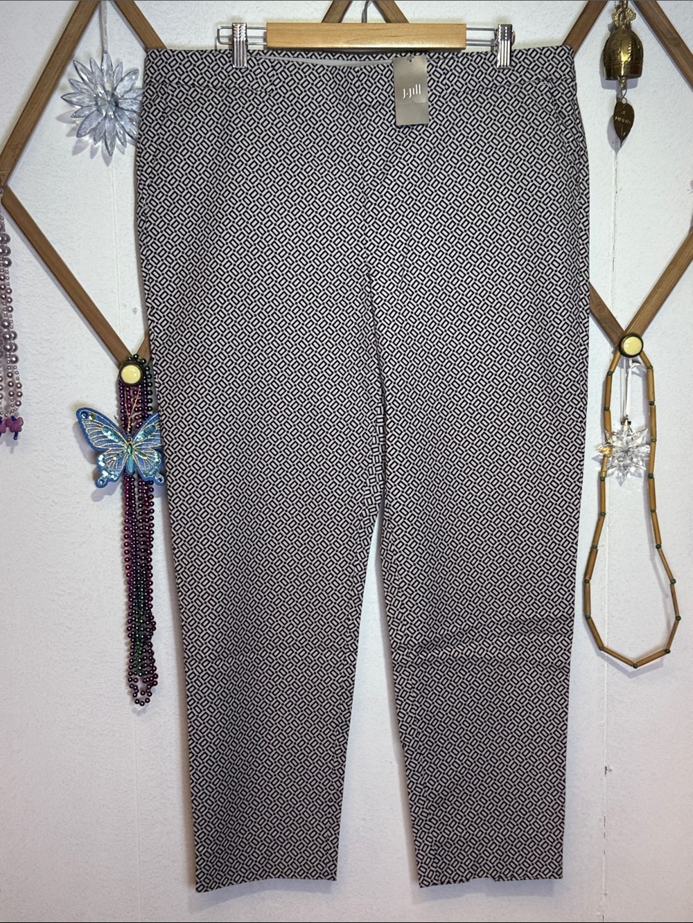 J. Jill Black and White Geometric Cropped Pants